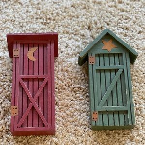 Outhouse decor